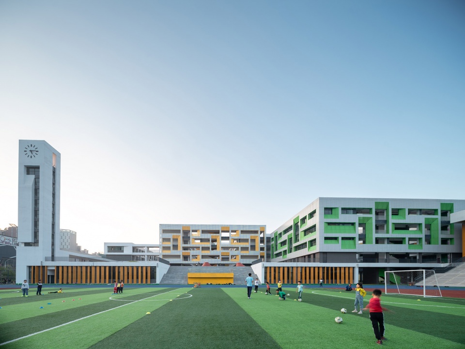 Yuewang Primary School in Yuancheng District by Tao Zhi Studio