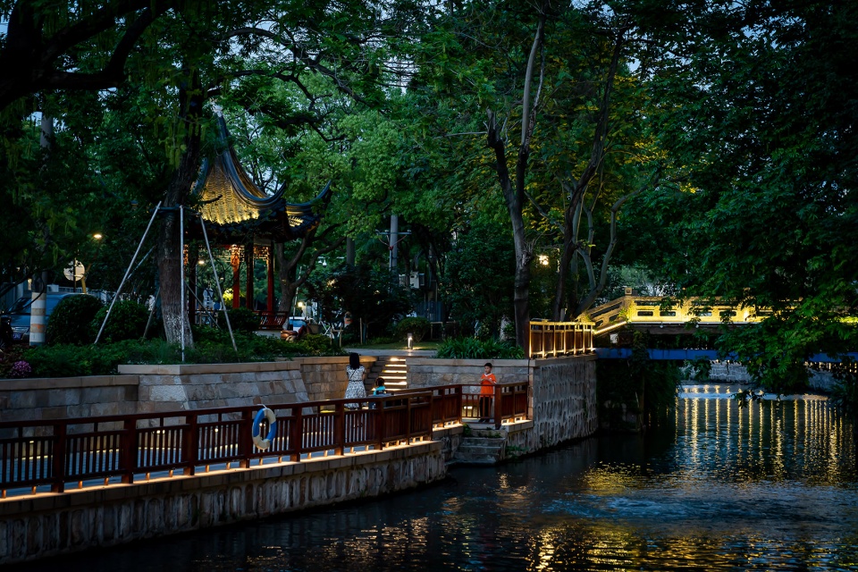 Huayi Street Edging