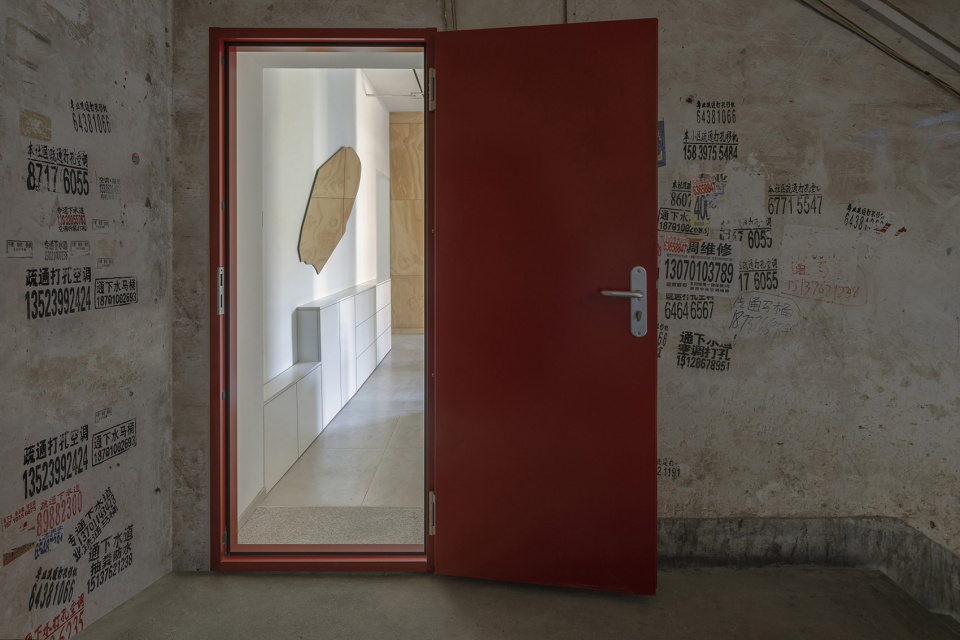 POST WAR APARTMENT T101 China by ROOI Design and Research