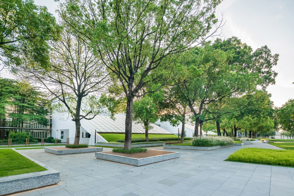 Songshan Lake Central Area Lounge Corridor Demonstration Section Reconstruction and Upgrade Project by DONGDA SHENZHEN DESIGN CO LTD