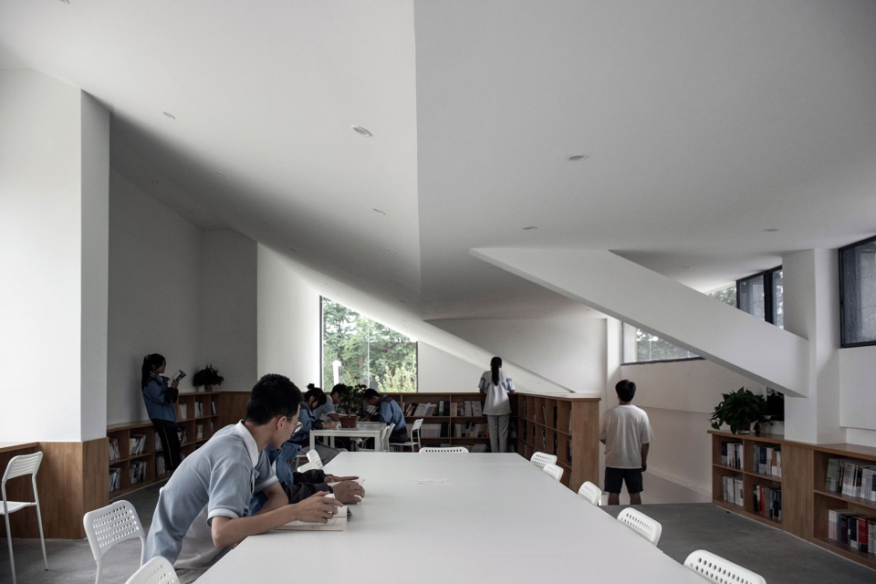Xi an Gaoxin No 6 High School Library by Wall Architects of XAUAT