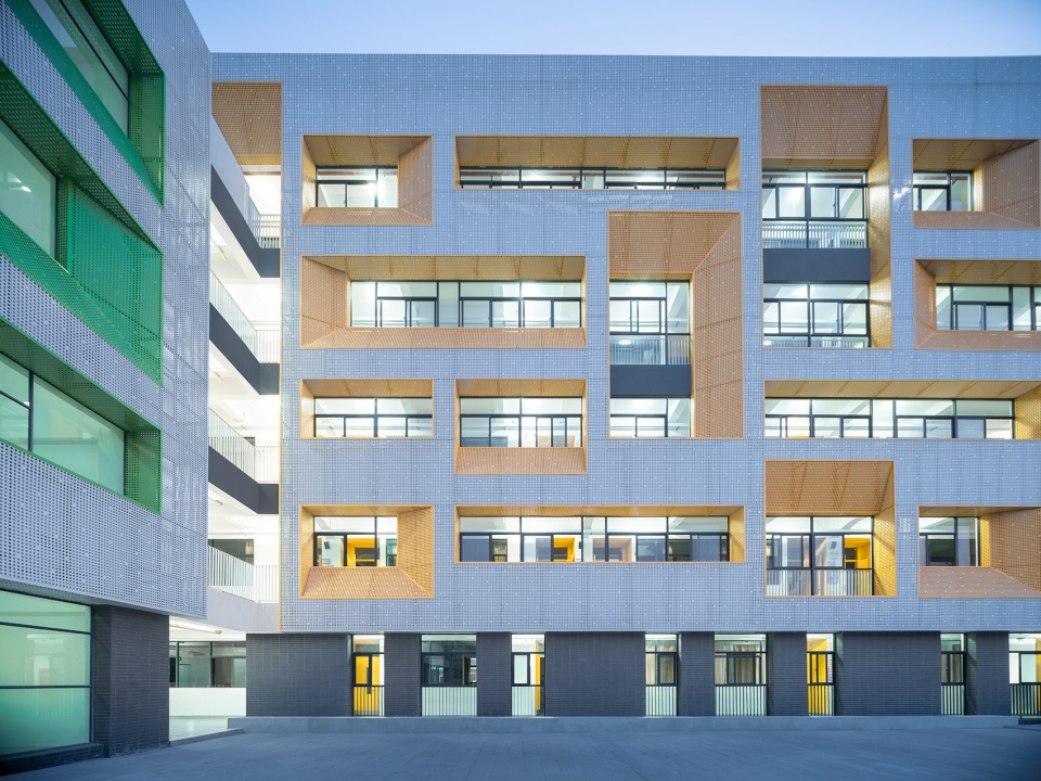 Yuewang Primary School in Yuancheng District by Tao Zhi Studio