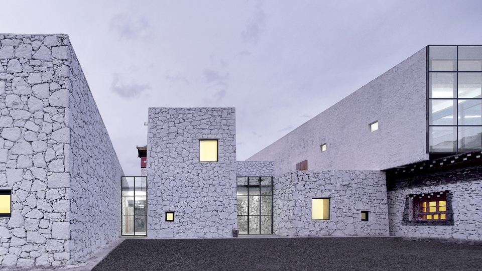 expansion of tsenpo museum jizha township of nangqian county china by ji architects