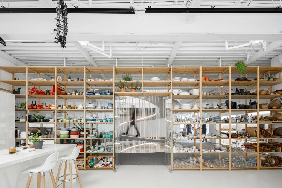 EGOI CLAVEL S KITCHEN by PAULO MERLINI architects