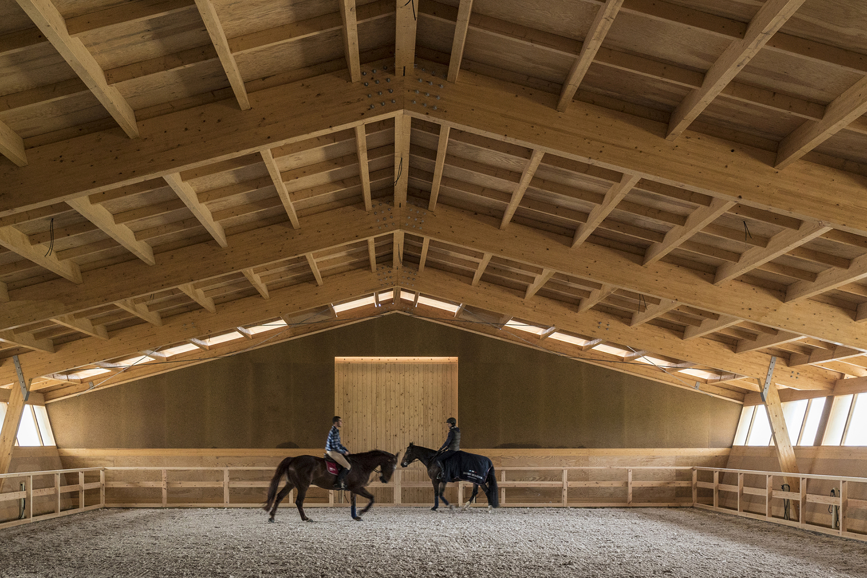 equestrian centre by carlos castanheira