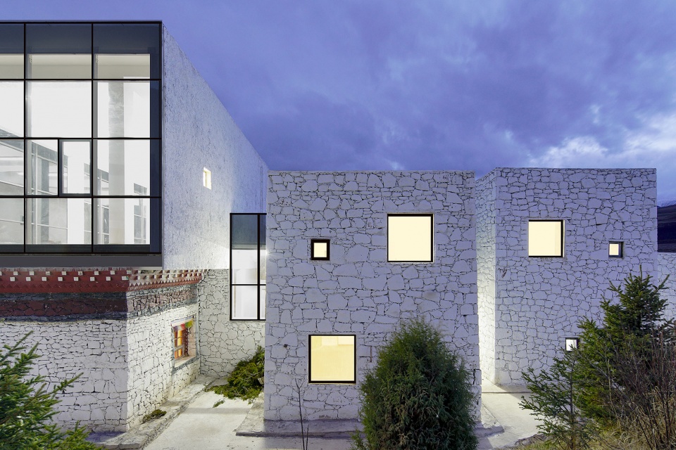 expansion of tsenpo museum jizha township of nangqian county china by ji architects