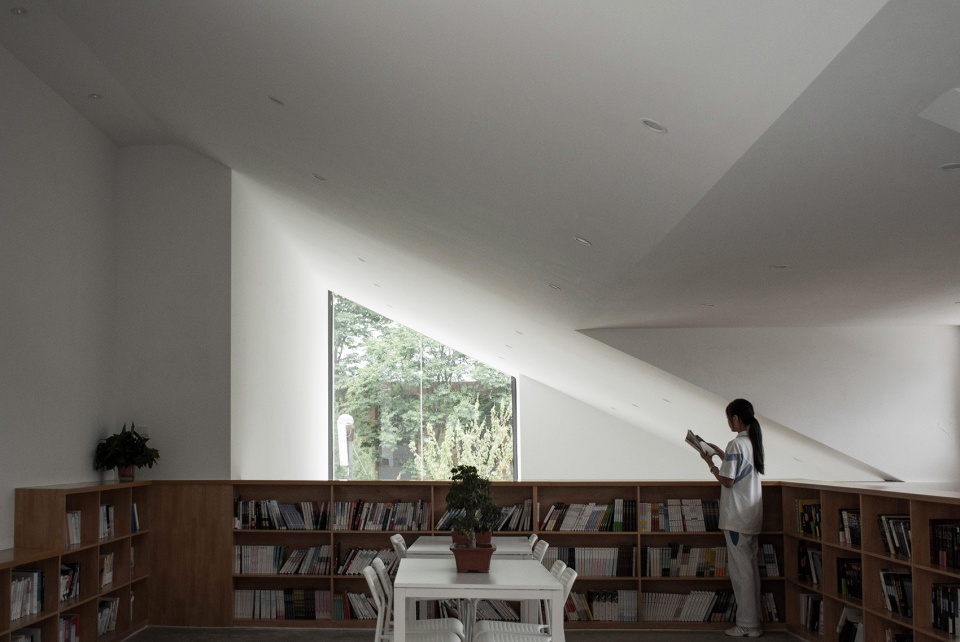 Xi an Gaoxin No 6 High School Library by Wall Architects of XAUAT