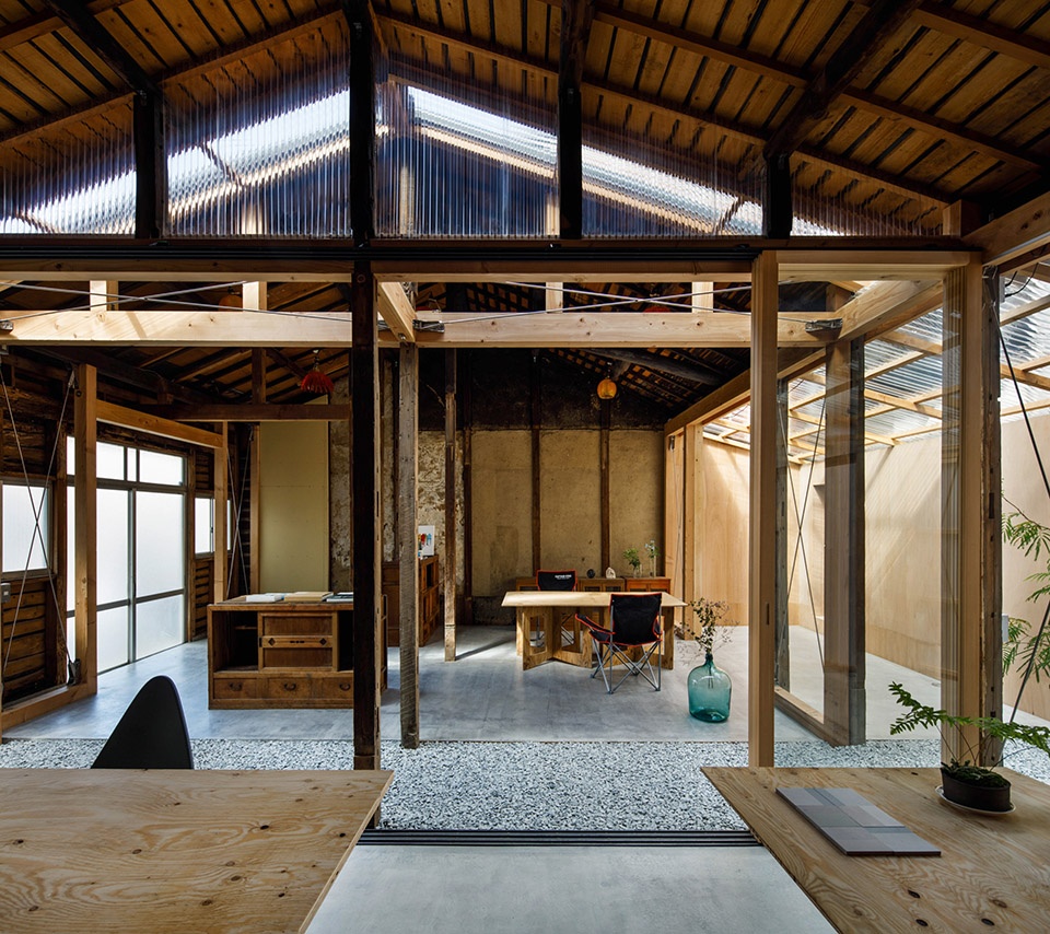 honjo west office by OSTR