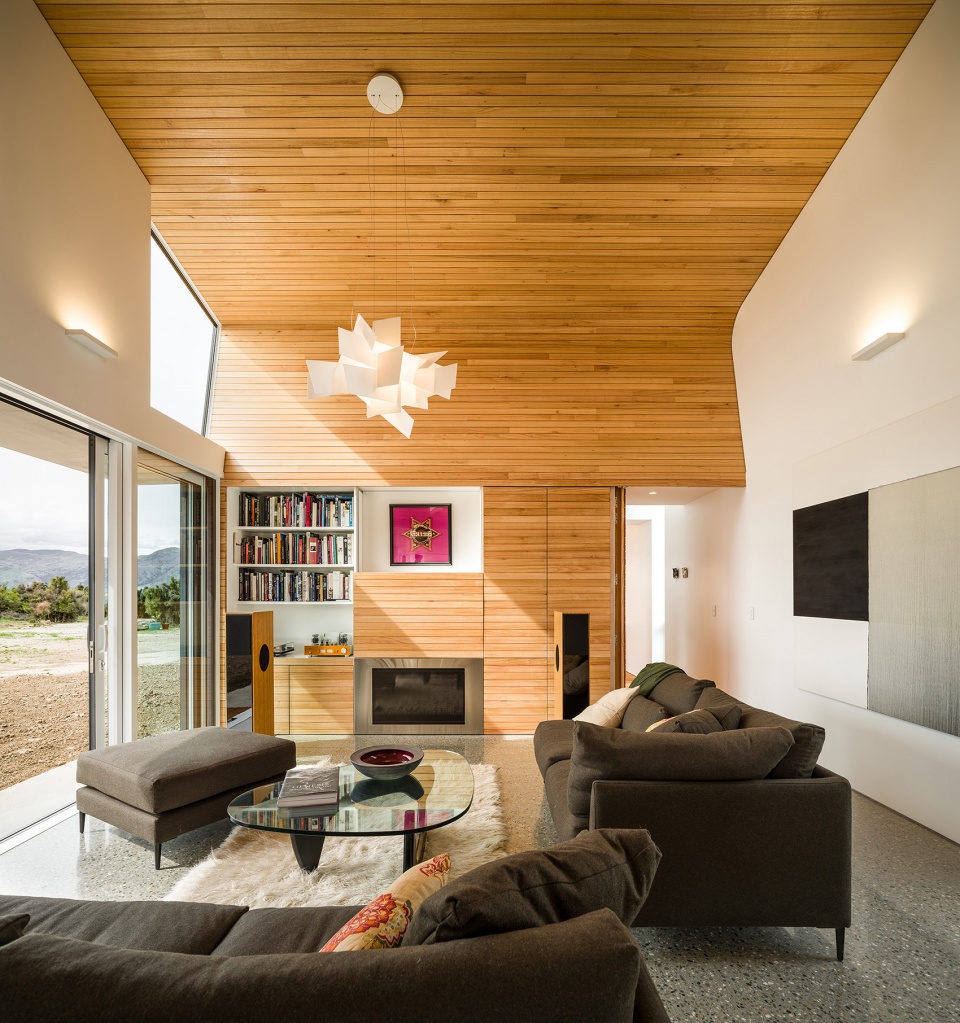 wanaka wedge house by actual architecture