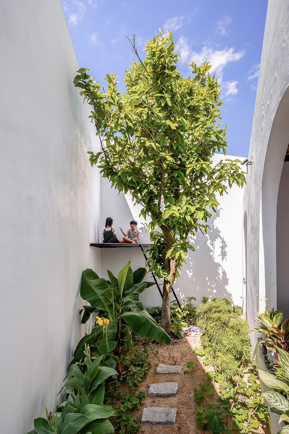 Phu Yen House by Story Architecture