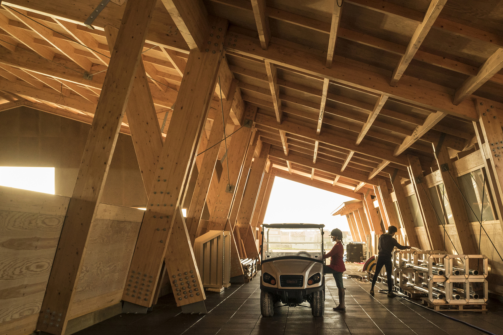 equestrian centre by carlos castanheira