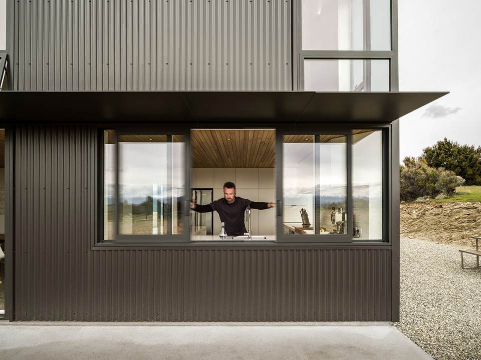 wanaka wedge house by actual architecture
