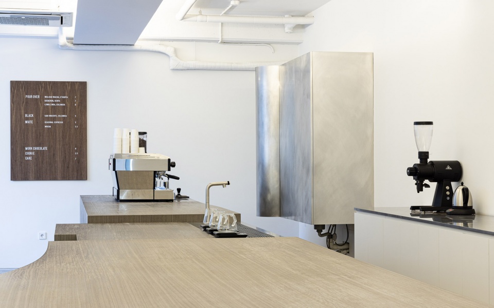 Acoffee Seoul by CREATIVE STUDIO UNRAVEL