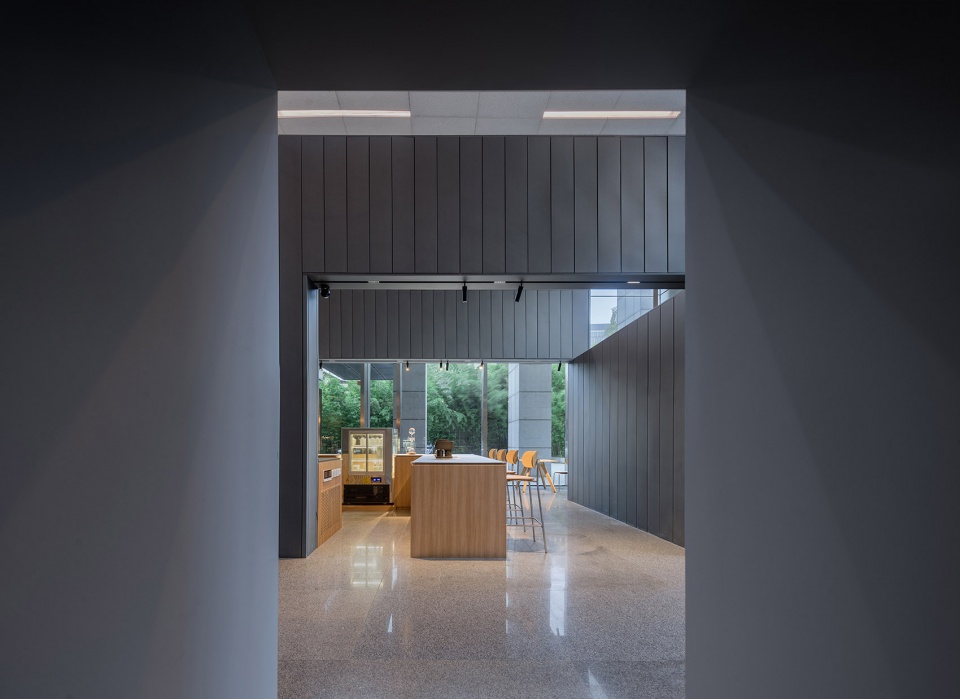 Huangpu Center Office Lobby China by atelier mearc