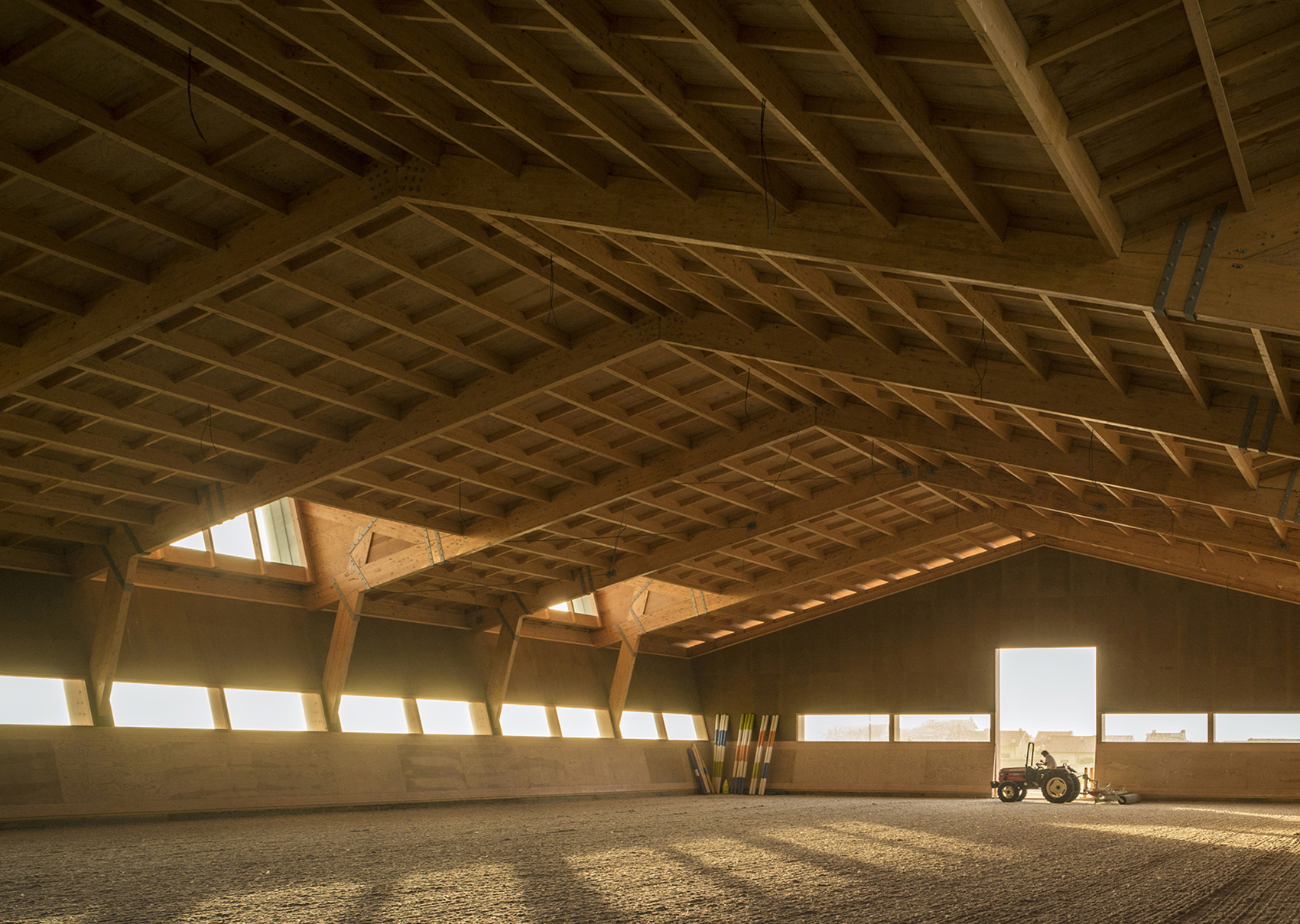 equestrian centre by carlos castanheira