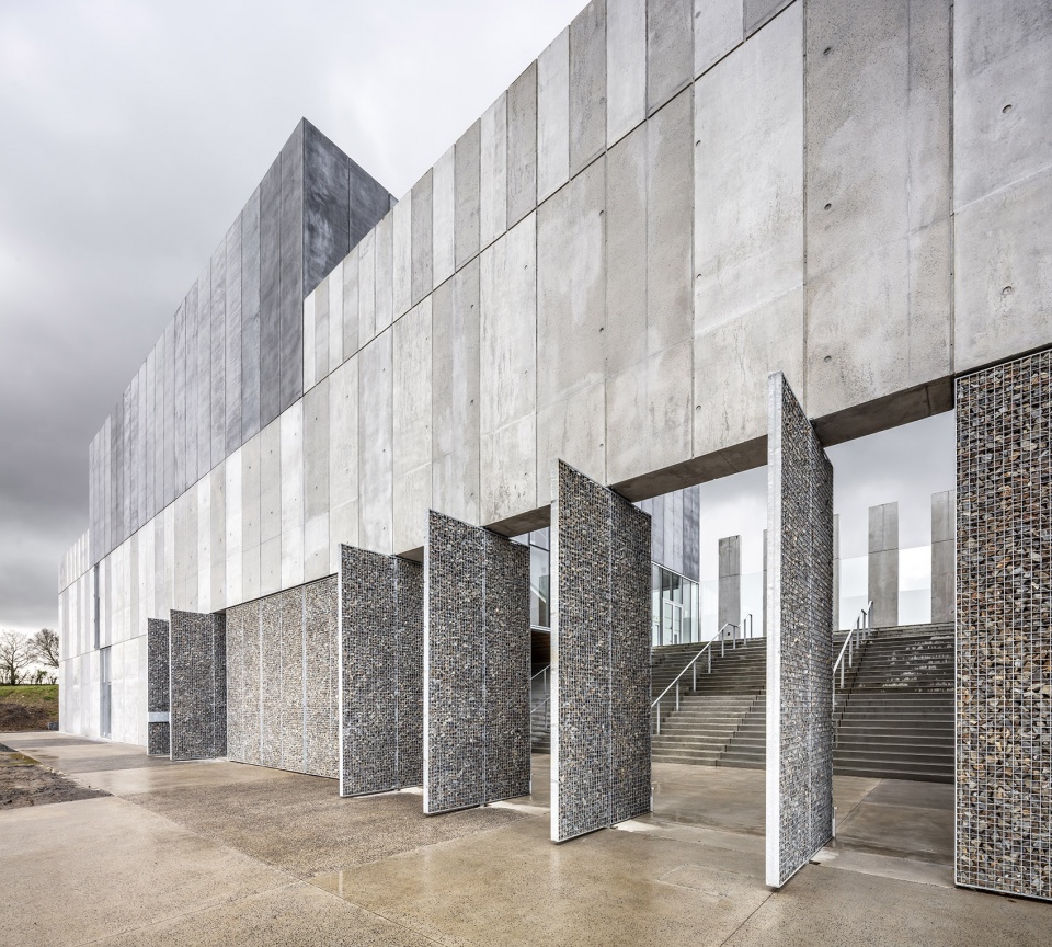 fort agglo 21 technology park by randja farid azib architects