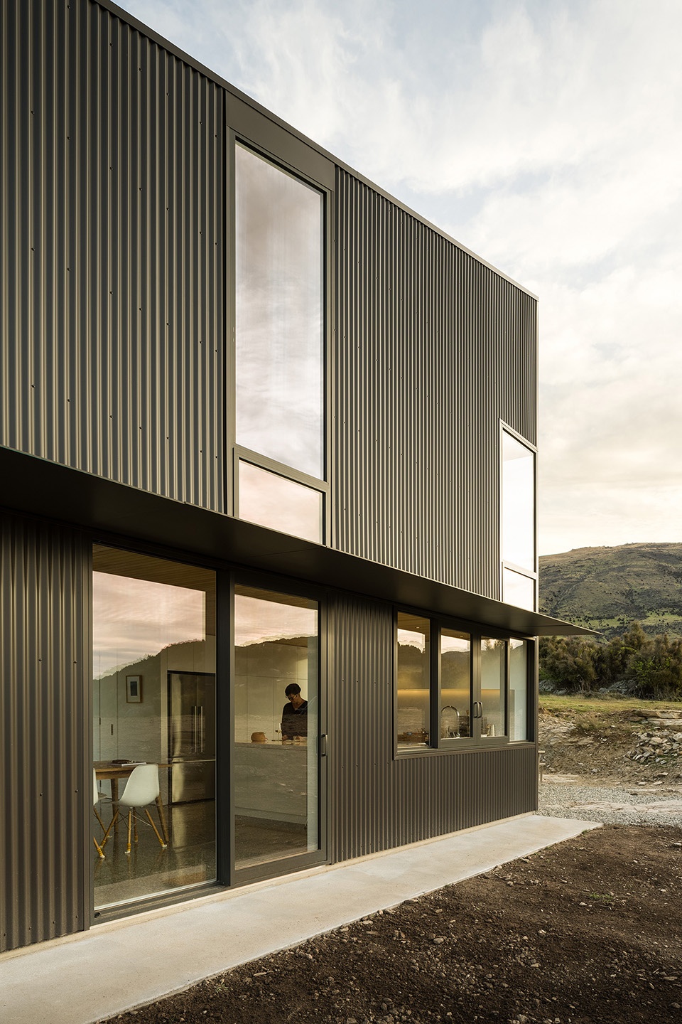 wanaka wedge house by actual architecture
