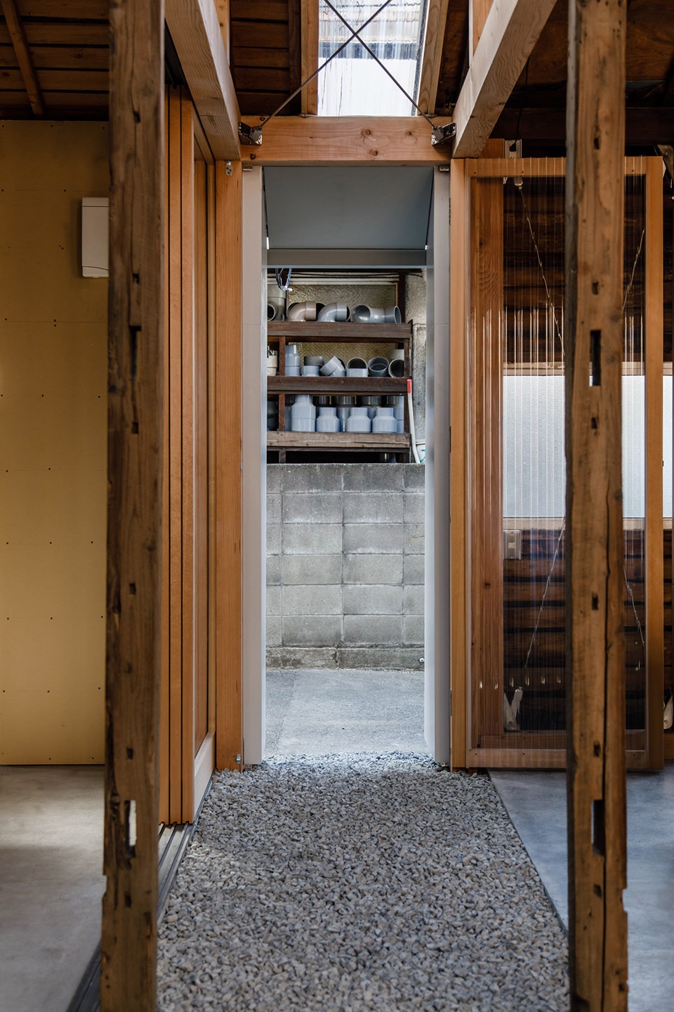 honjo west office by OSTR