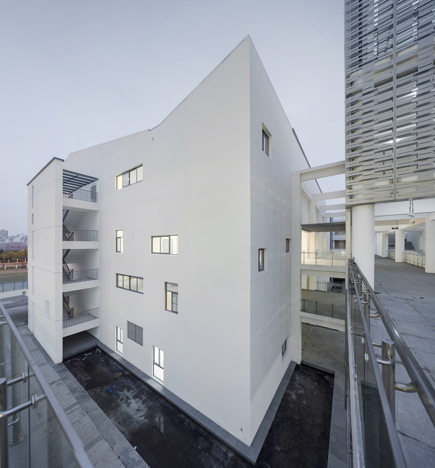 Reconstruction of Jiangnan Academy No 4 Middle School in Suzhou New Hi Tech District by ARTS Group Co Ltd