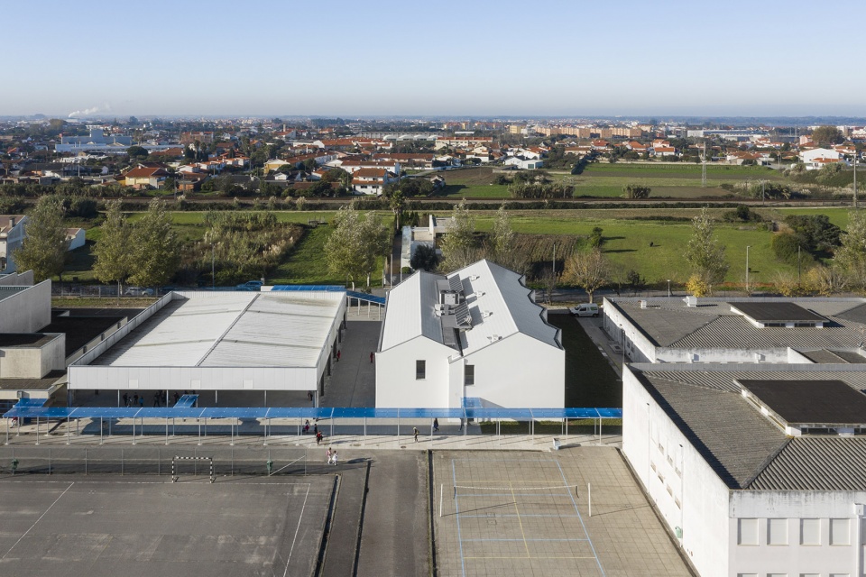 Sao Bernardo Elementary School Aveiro by ARTE TECToNiCA