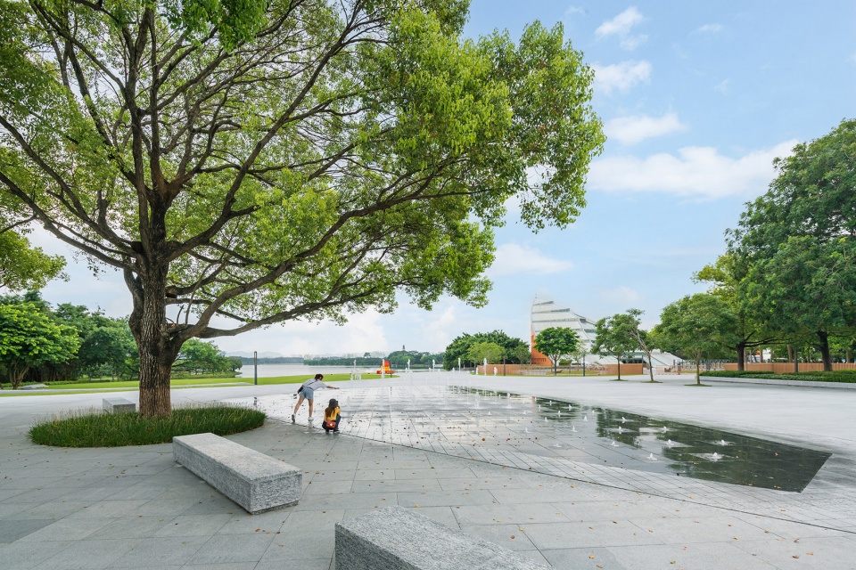 Songshan Lake Central Area Lounge Corridor Demonstration Section Reconstruction and Upgrade Project by DONGDA SHENZHEN DESIGN CO LTD