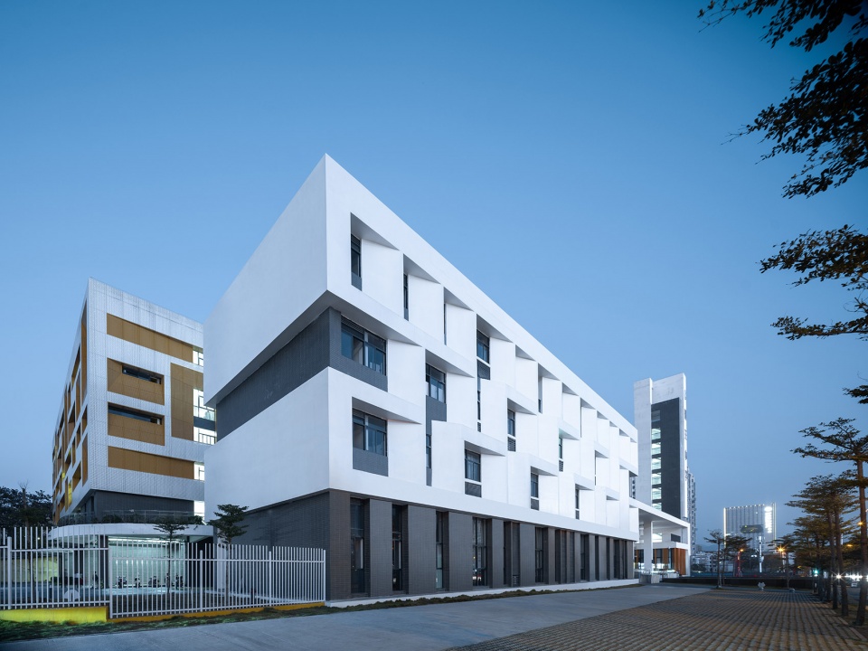 Yuewang Primary School in Yuancheng District by Tao Zhi Studio