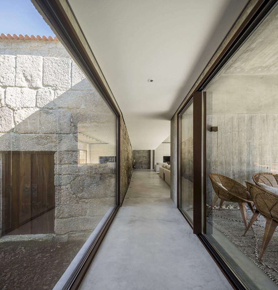 casa no minho by germano de castro pinheiro