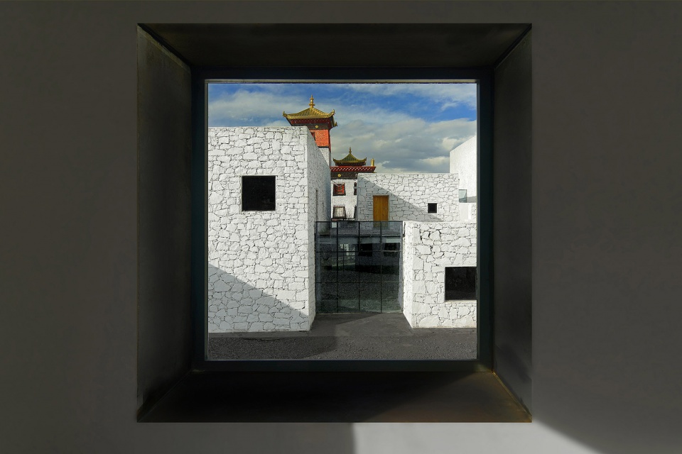 expansion of tsenpo museum jizha township of nangqian county china by ji architects