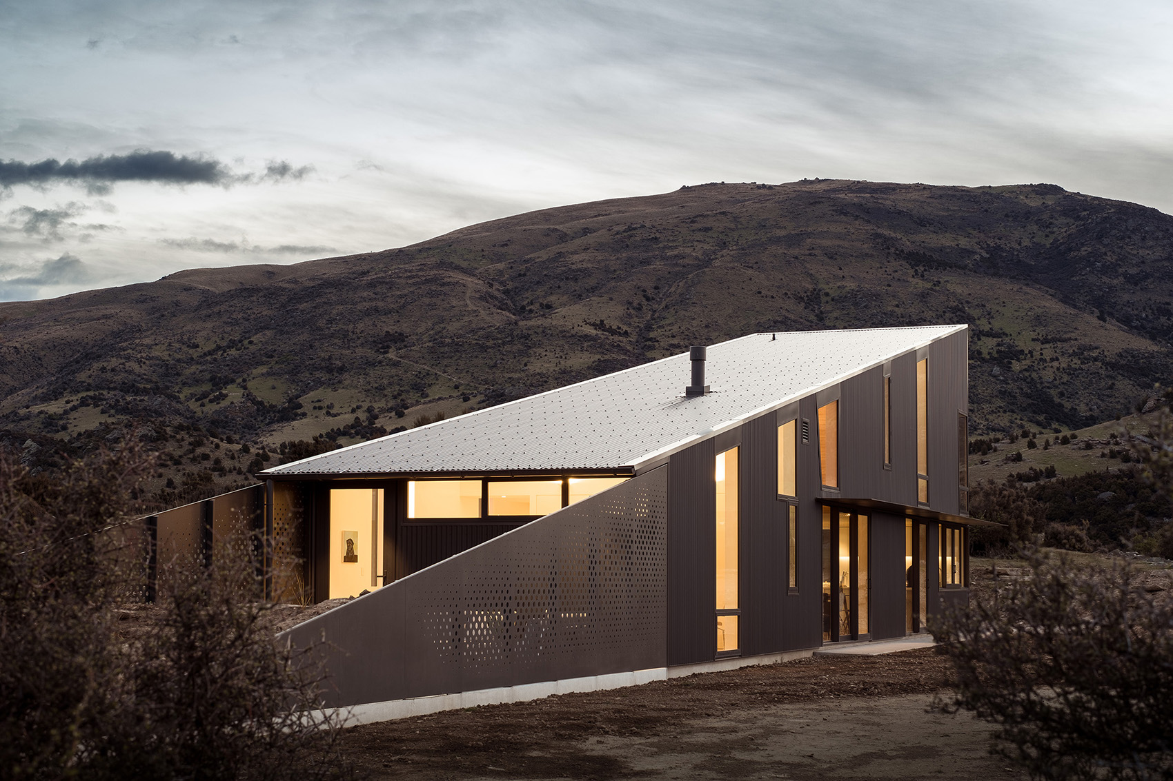 Wanaka Wedge House by Actual Architecture 谷德设计网