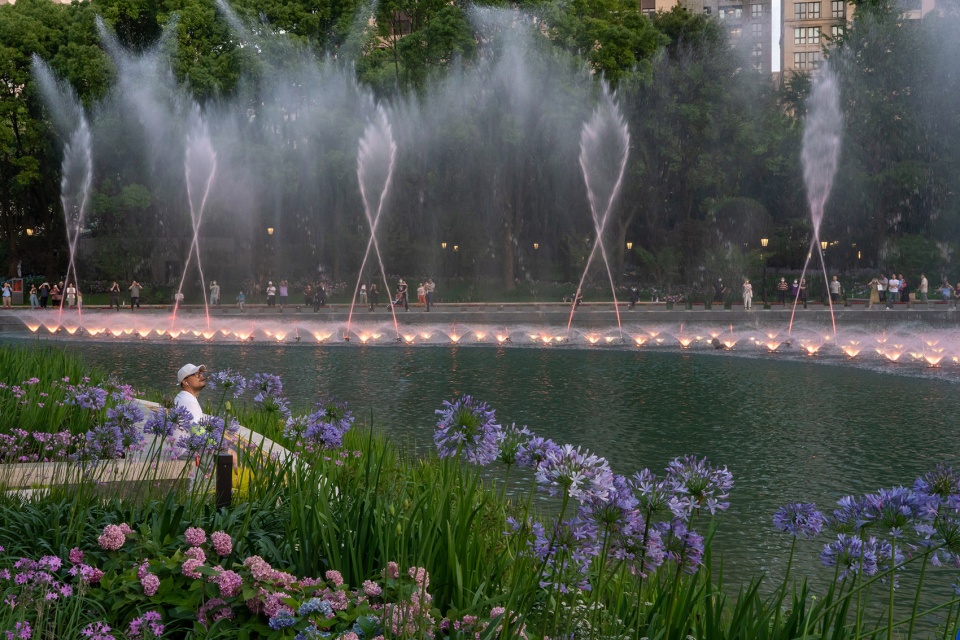 Taipingqiao Park China by DLC