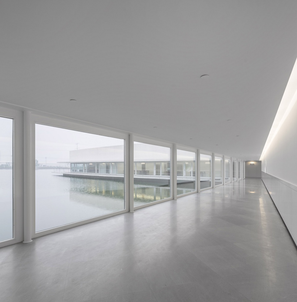 the building on the water by alvaro siza carlos castanheira