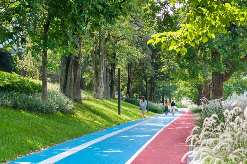 Songshan Lake Central Area Lounge Corridor Demonstration Section Reconstruction and Upgrade Project by DONGDA SHENZHEN DESIGN CO LTD