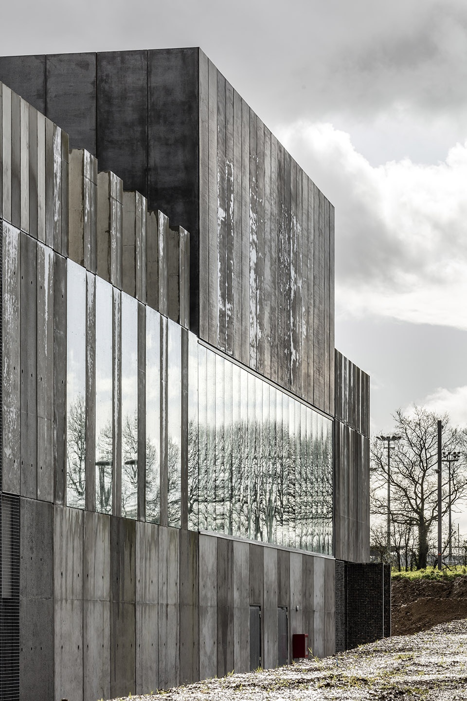fort agglo 21 technology park by randja farid azib architects