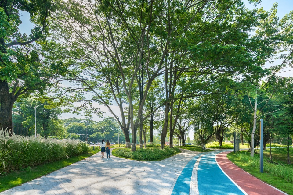 Songshan Lake Central Area Lounge Corridor Demonstration Section Reconstruction and Upgrade Project by DONGDA SHENZHEN DESIGN CO LTD