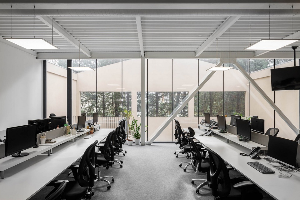 EGOI CLAVEL S KITCHEN by PAULO MERLINI architects