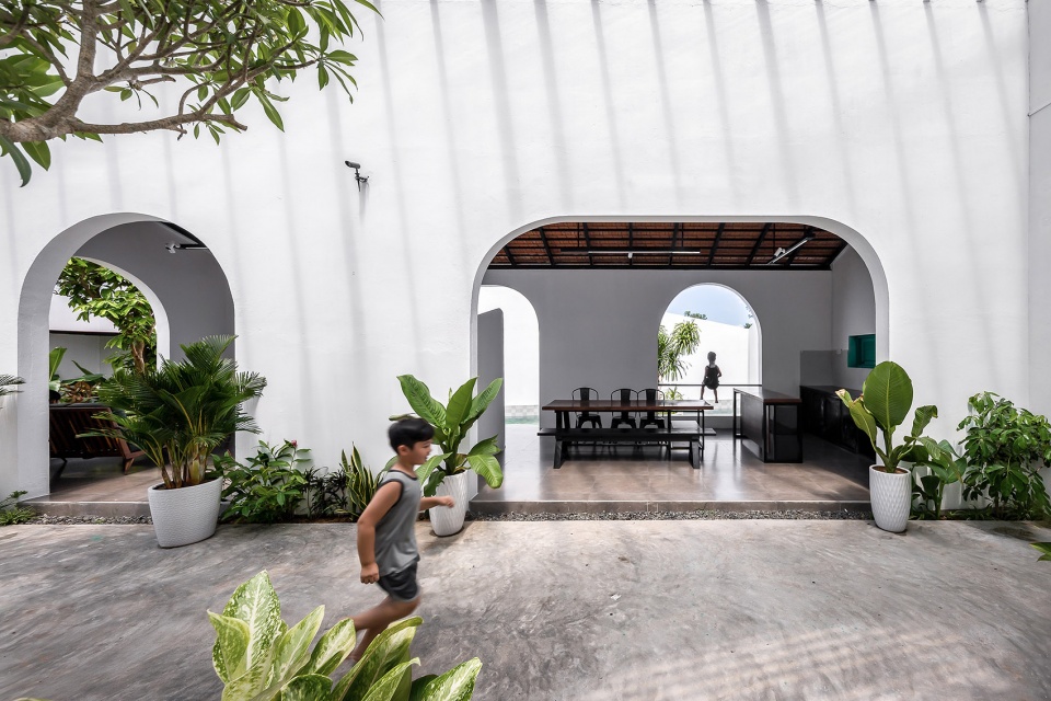Phu Yen House by Story Architecture