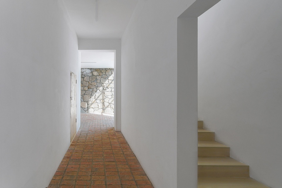 expansion of tsenpo museum jizha township of nangqian county china by ji architects