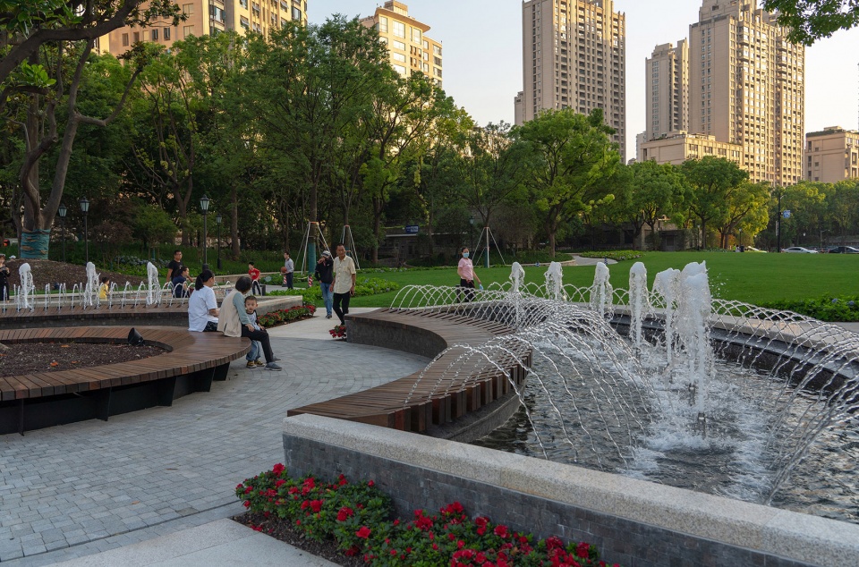 Taipingqiao Park China by DLC