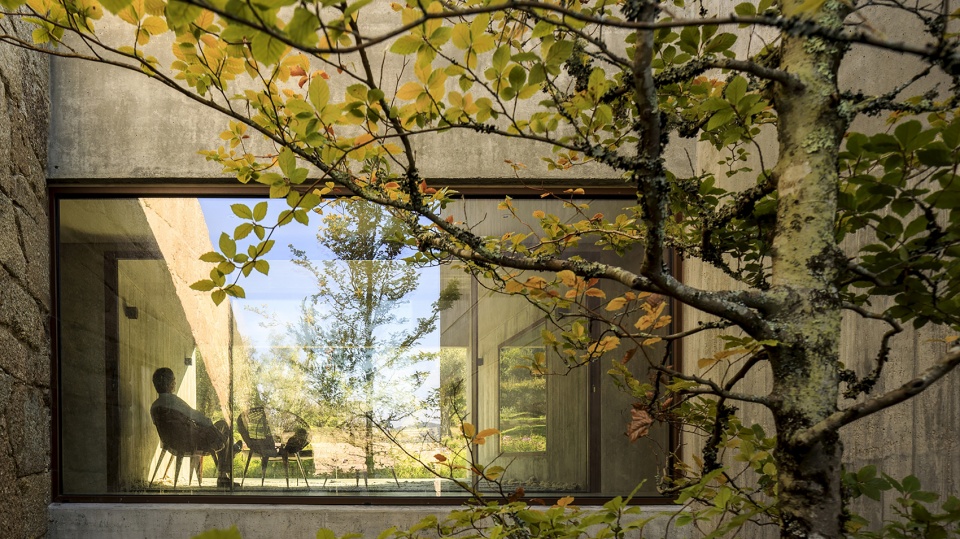 casa no minho by germano de castro pinheiro