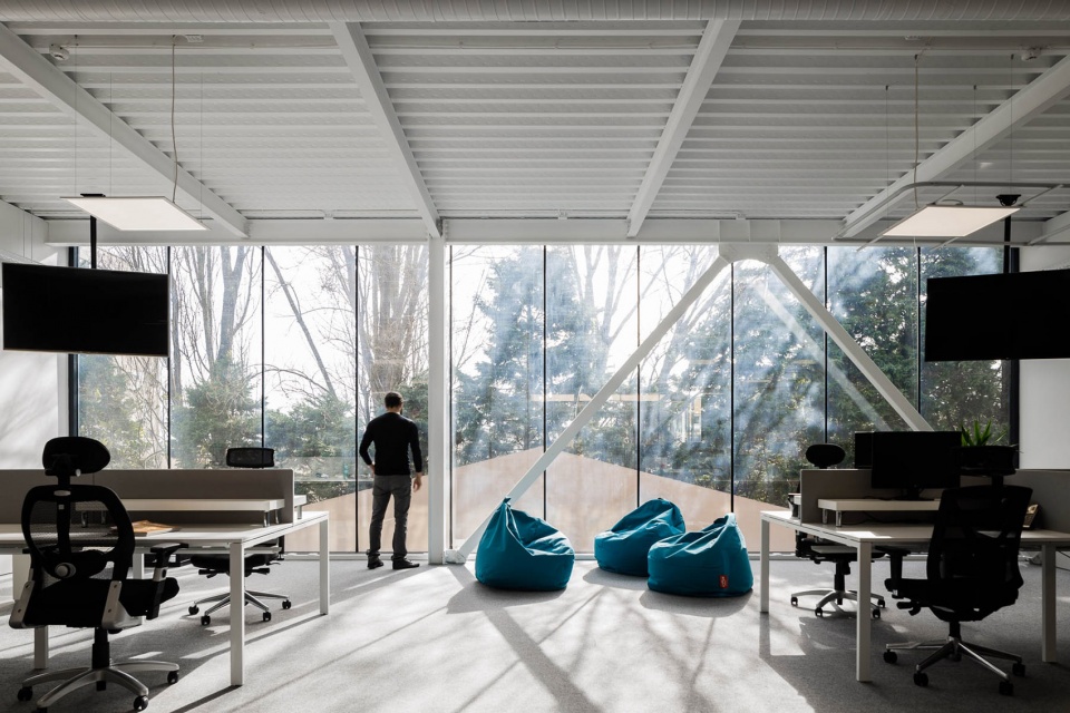 EGOI CLAVEL S KITCHEN by PAULO MERLINI architects