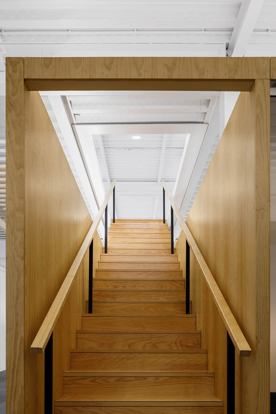 EGOI CLAVEL S KITCHEN by PAULO MERLINI architects