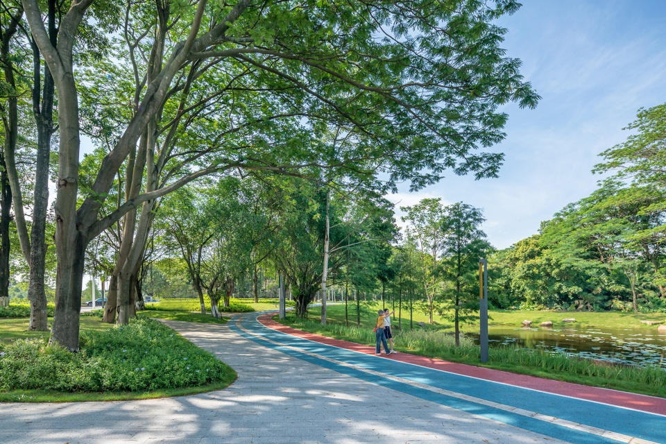 Songshan Lake Central Area Lounge Corridor Demonstration Section Reconstruction and Upgrade Project by DONGDA SHENZHEN DESIGN CO LTD
