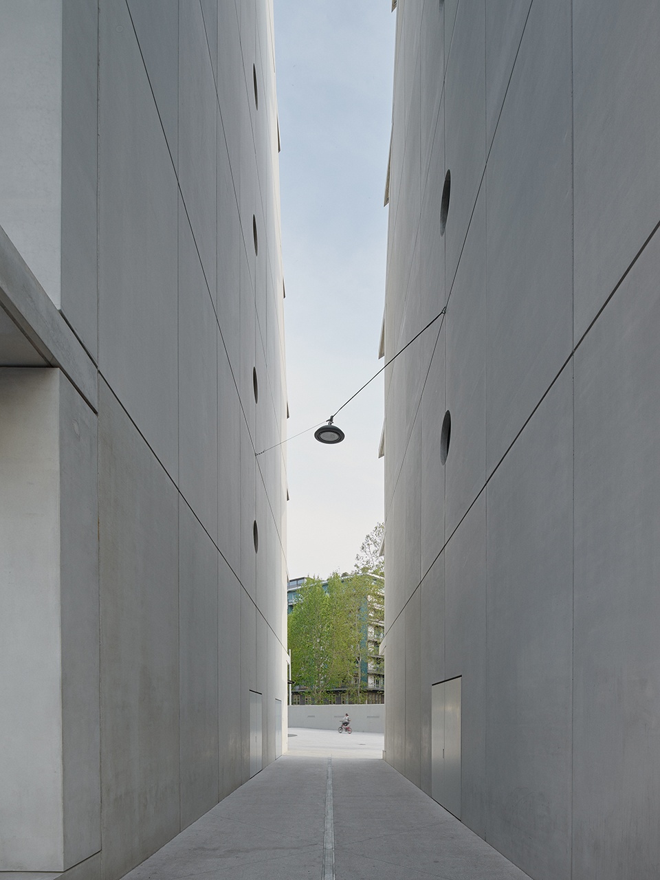 feltrinelli porta volta by herzog de meuron