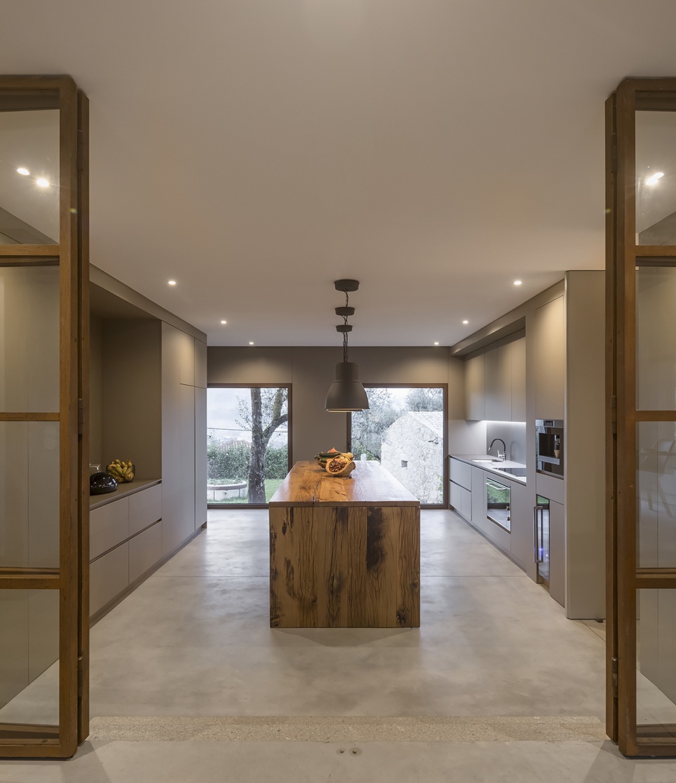 casa no minho by germano de castro pinheiro