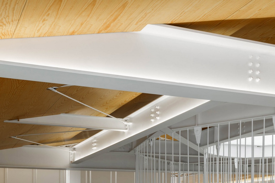 EGOI CLAVEL S KITCHEN by PAULO MERLINI architects
