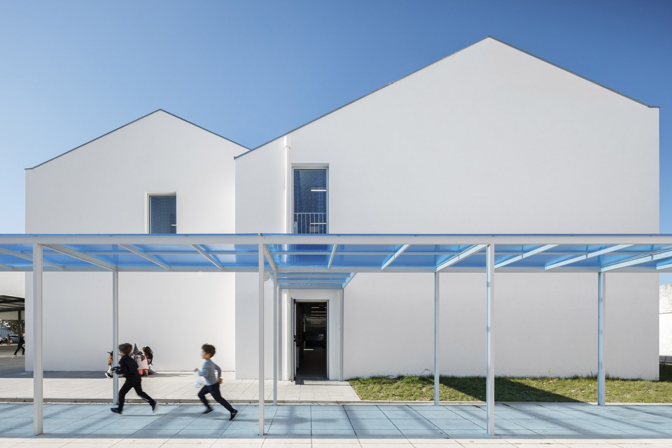 Sao Bernardo Elementary School Aveiro by ARTE TECToNiCA