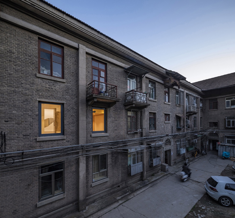 POST WAR APARTMENT T101 China by ROOI Design and Research