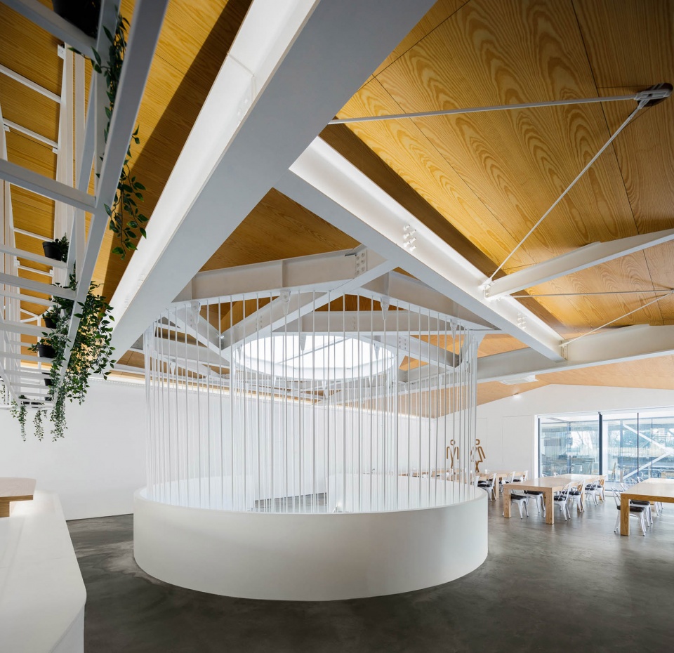 EGOI CLAVEL S KITCHEN by PAULO MERLINI architects