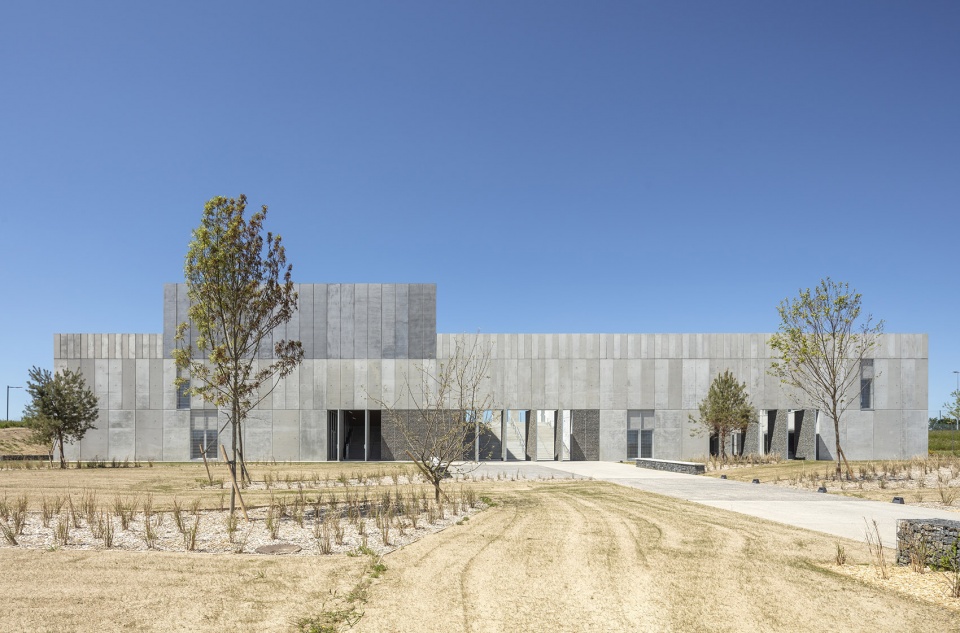 fort agglo 21 technology park by randja farid azib architects