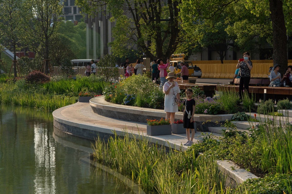 Taipingqiao Park China by DLC